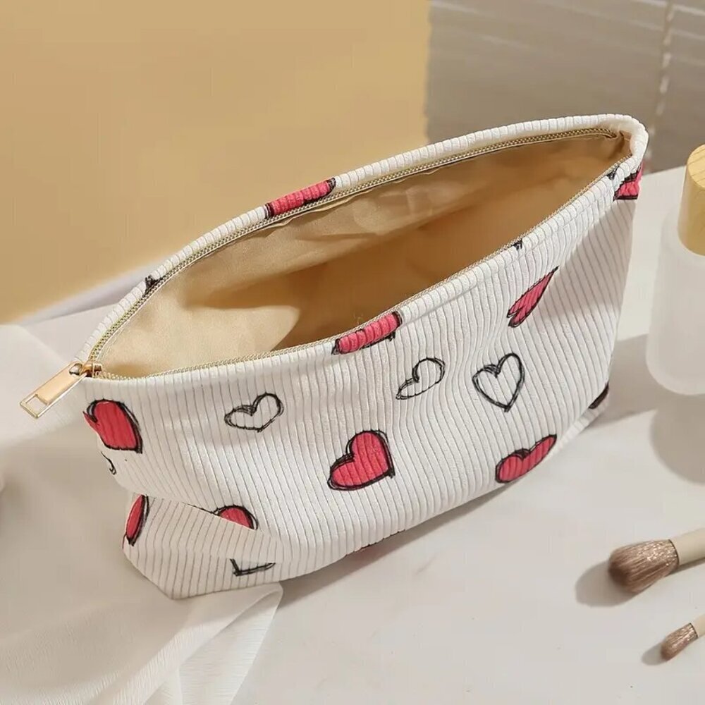 Red Heart Pattern Makeup Bag - Picture 2 of 5